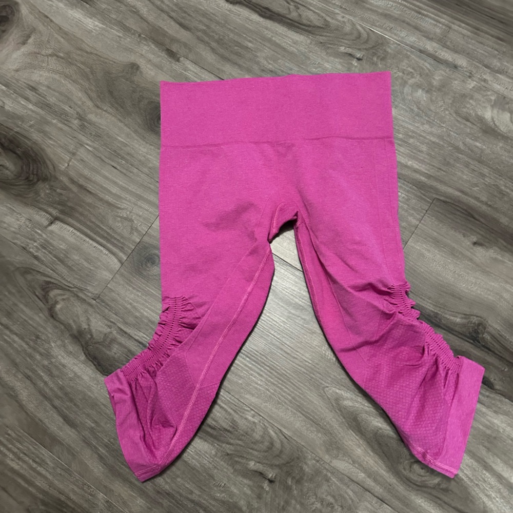 Lululemon Leggings — pink